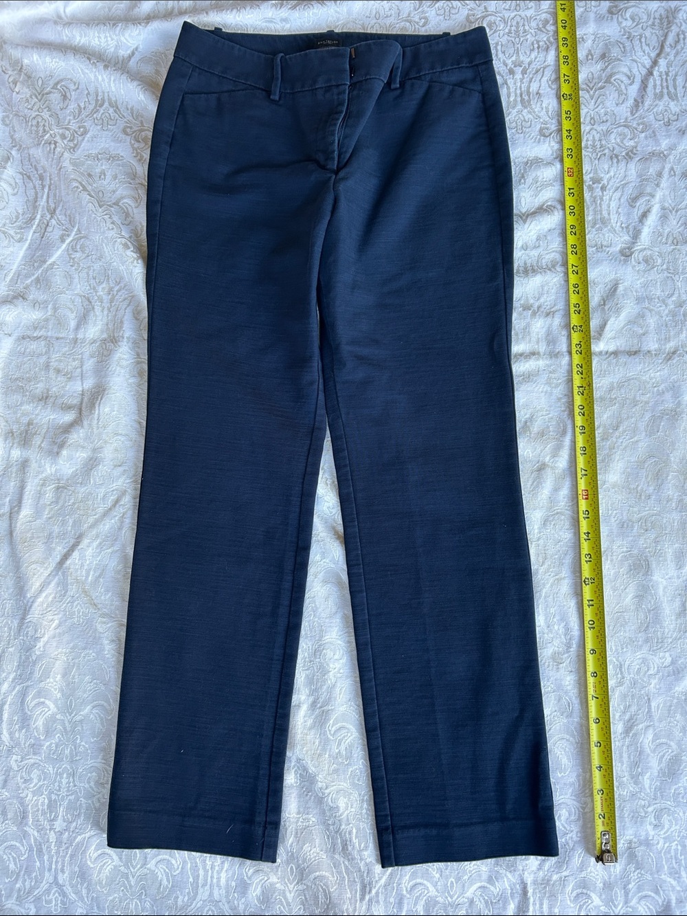 Ann Taylor Factory Women’s Navy Straight-Leg pants